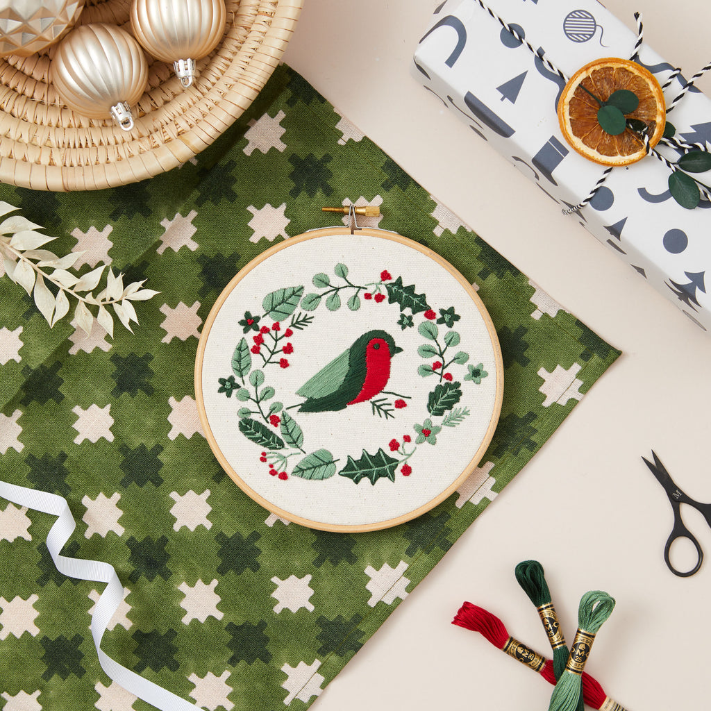 embroidery christmas, Embroidery robin wreath, beginner embroidery, embroidery kit, embroidery uk, embroidery kit uk, embroidery tool
